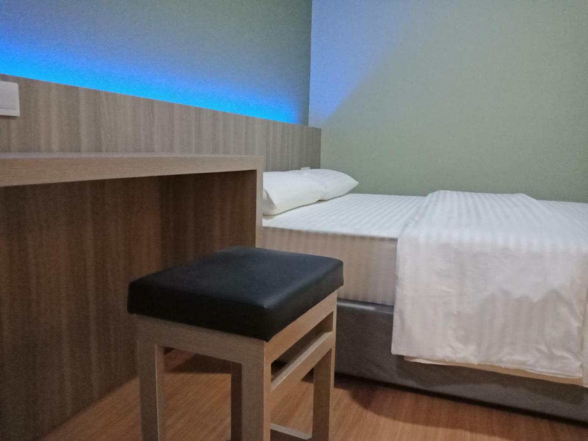 Sleeprest @ Golden Prima Hotel Batam Ngoại thất bức ảnh